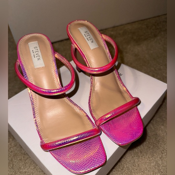 Steven by Steve Madden Jacee Iridescent Sandal - Picture 3 of 5